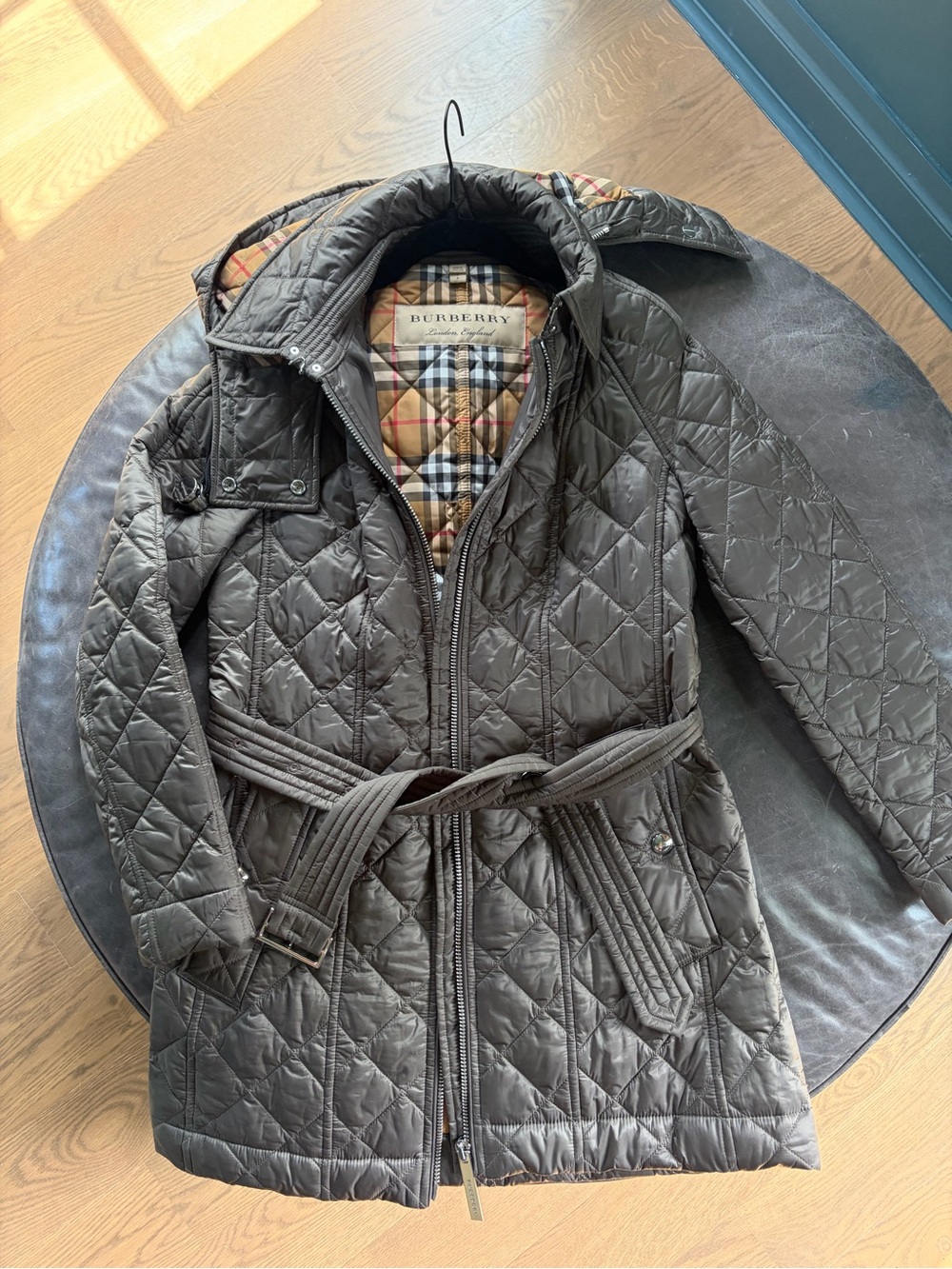 Gorgeous Burberry Quilted Belted Jacket in Dark Olive / Gray LIKE NEW Small
